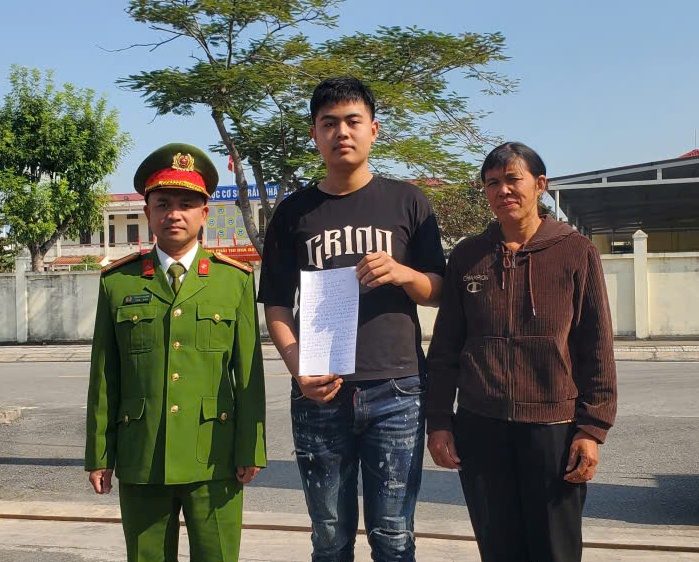 Công an phường Bạch Đằng: Kịp thời phát hiện và đưa đi cấp cứu một thanh niên gặp nạn tại khu vực cầu Bến Rừng